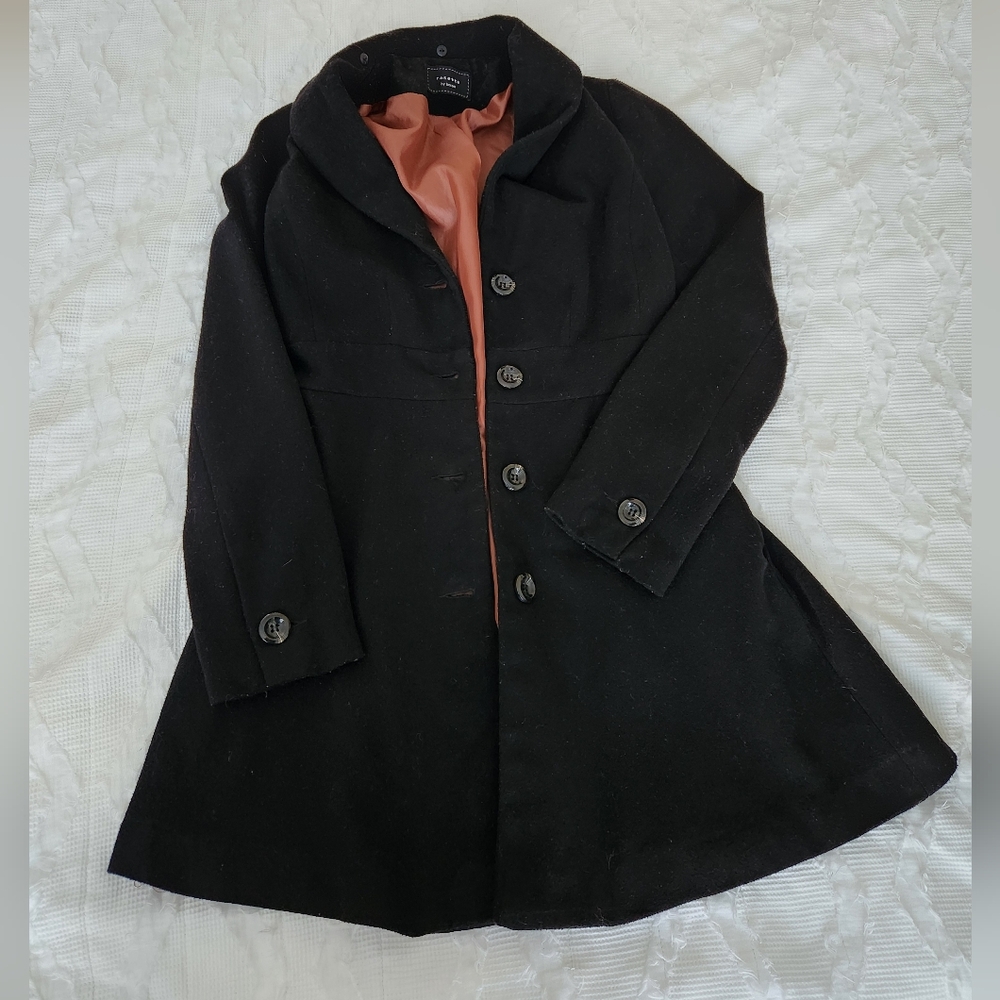 Rosette Chic Black Coat with brown Lining